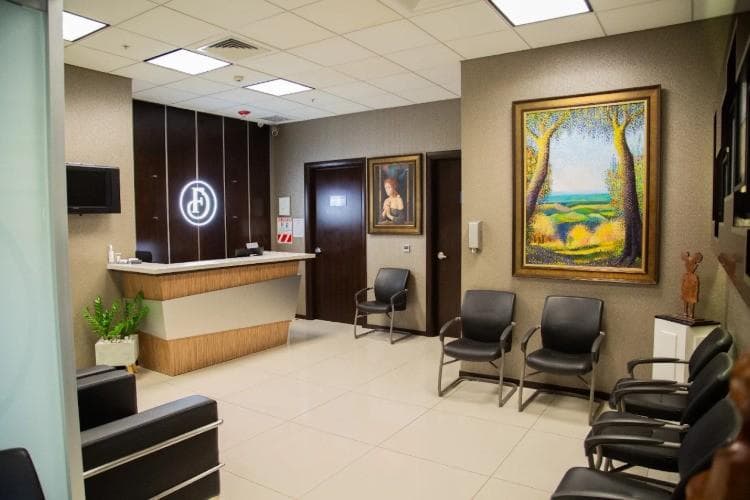 Freer Dental Aesthetic and Implants Center