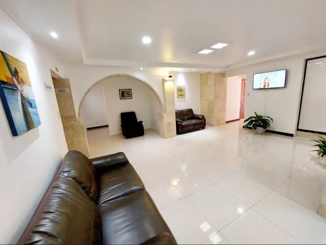 Montero Smile Art interior